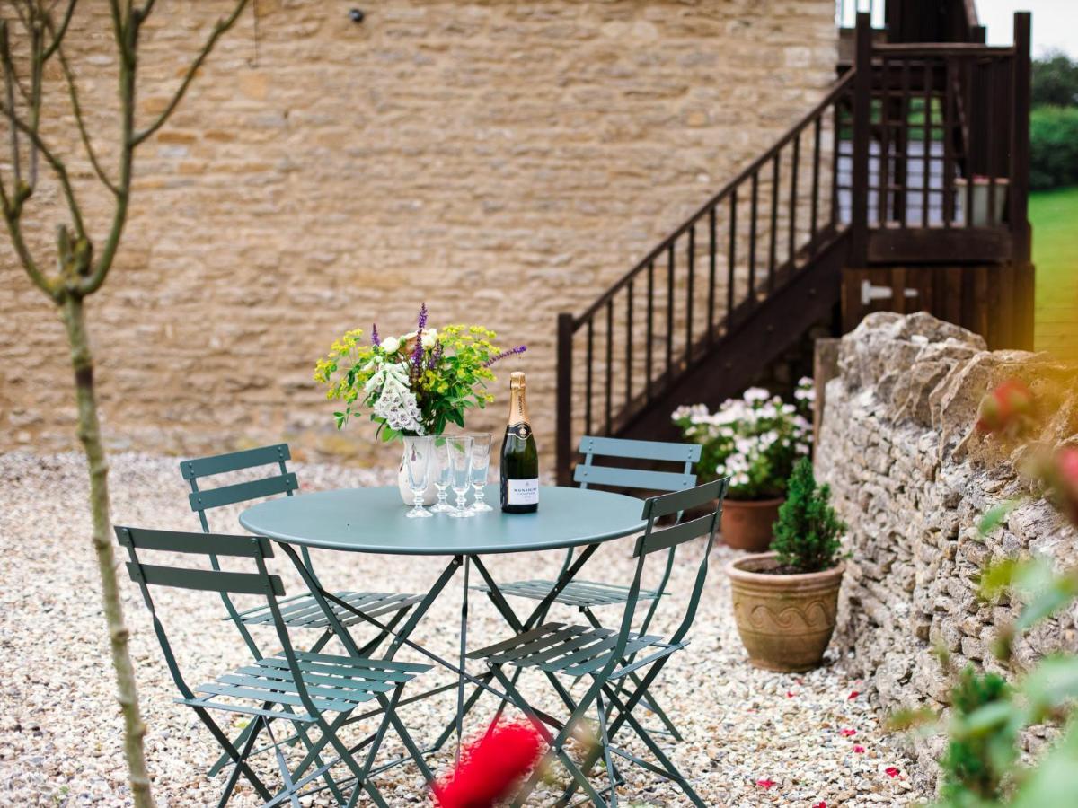 Villa Hayloft At Newbarn Farm Chipping Norton Exterior foto